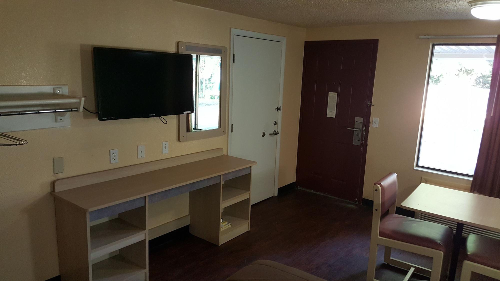 Mentor Home Inn And Suites Екстер'єр фото
