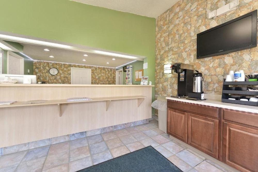 Mentor Home Inn And Suites Екстер'єр фото