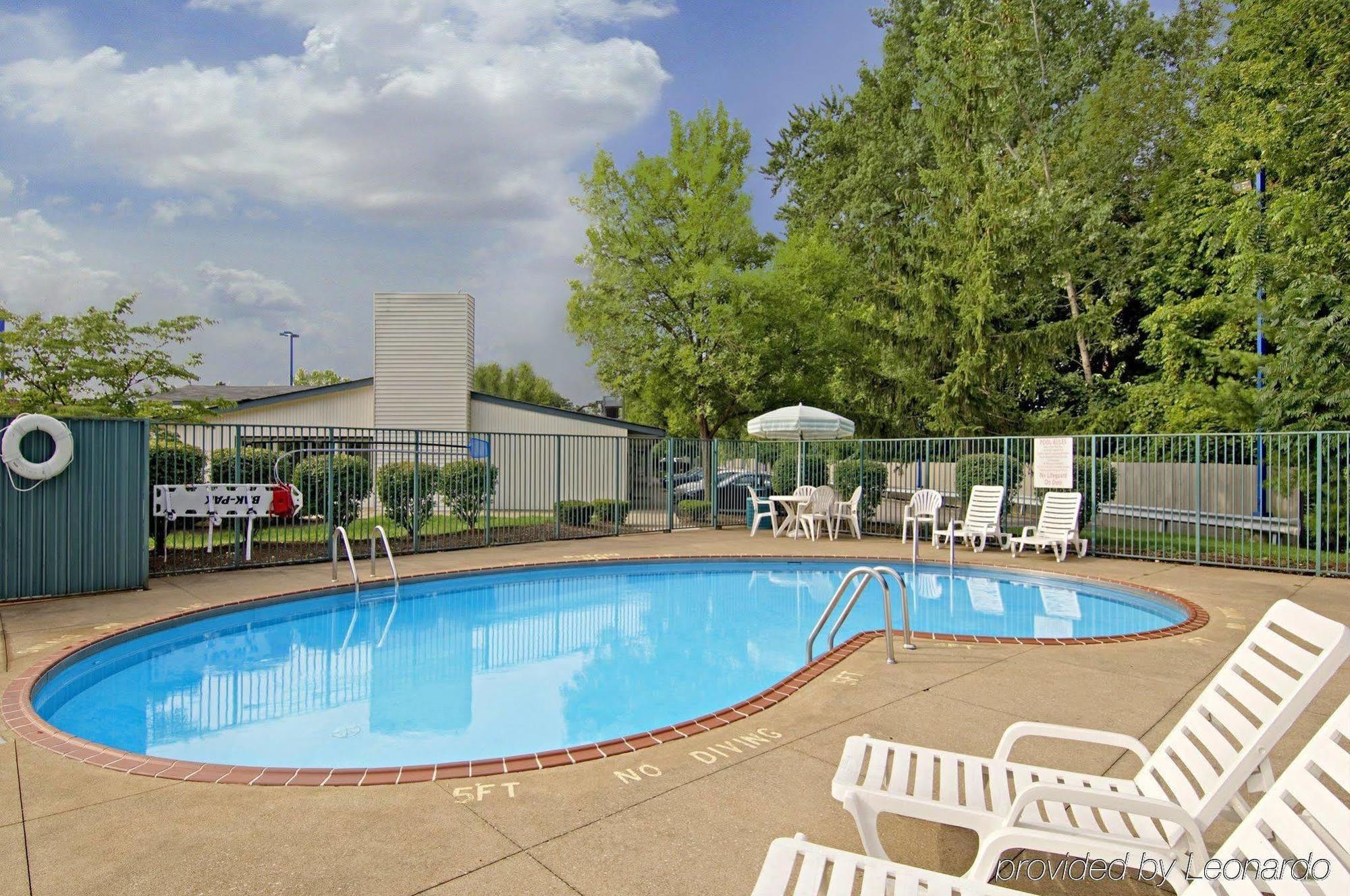 Mentor Home Inn And Suites Екстер'єр фото