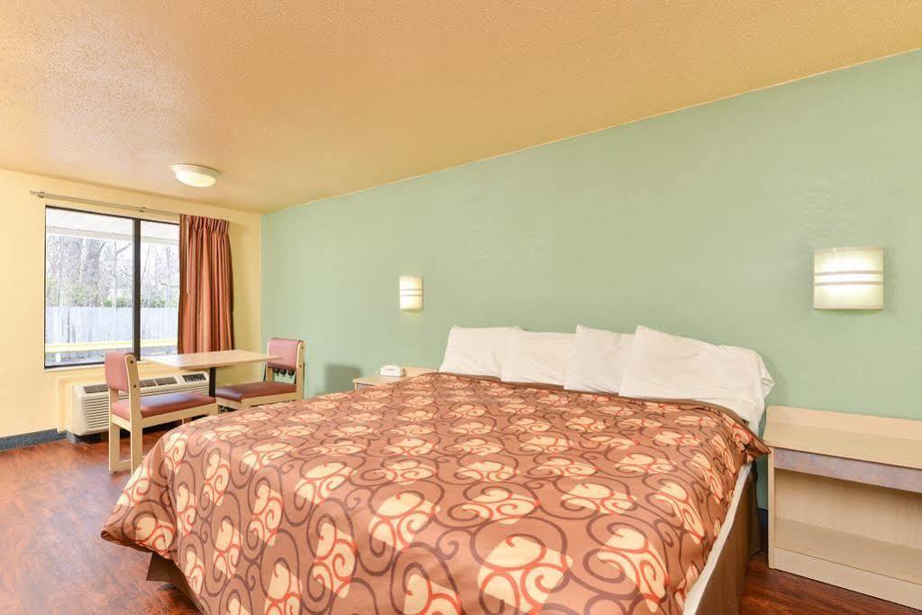 Mentor Home Inn And Suites Екстер'єр фото